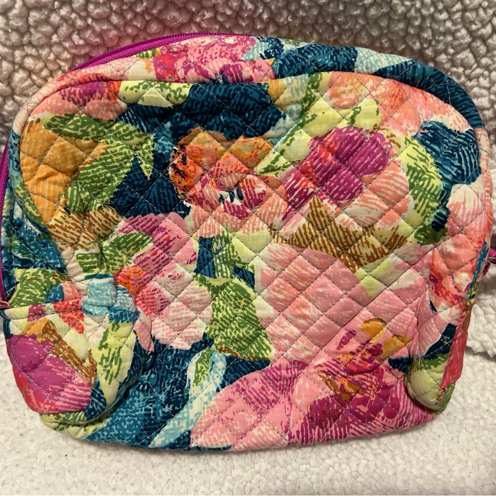 Vera Bradley Floral Quilted Women's Makeup bag - Picture 3 of 4